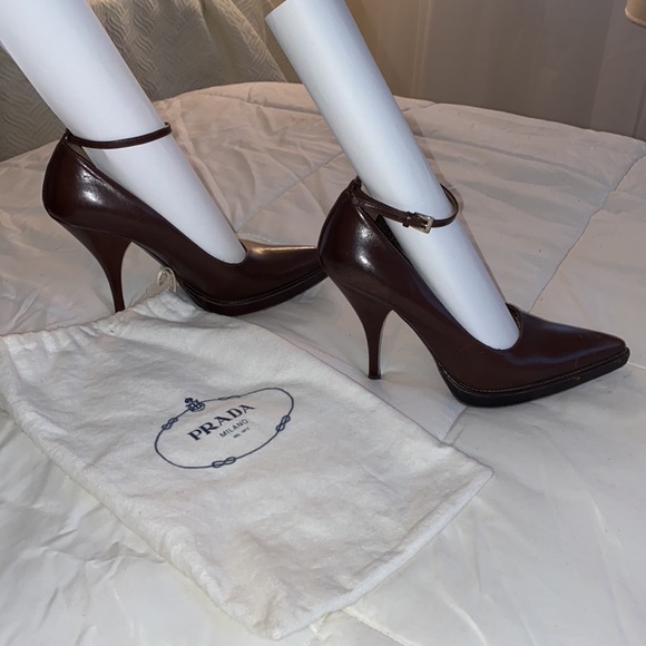 Prada - Picture 2 of 12